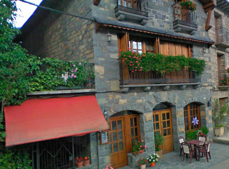 Apartamentos Casa Espanol Broto Zewnętrze zdjęcie